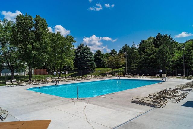 7279 Kirkdale Drive, 27E, Blacklick, OH 43004