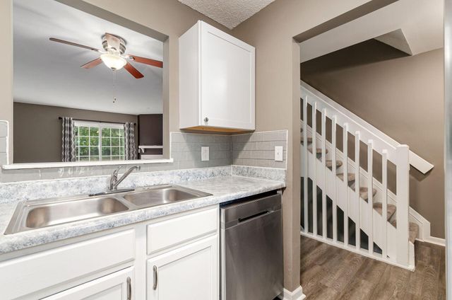 7279 Kirkdale Drive, 27E, Blacklick, OH 43004
