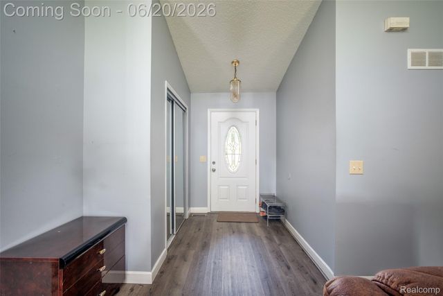 1129 Whittier Drive, Canton Charter Township, MI 48187