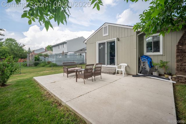 1129 Whittier Drive, Canton Charter Township, MI 48187