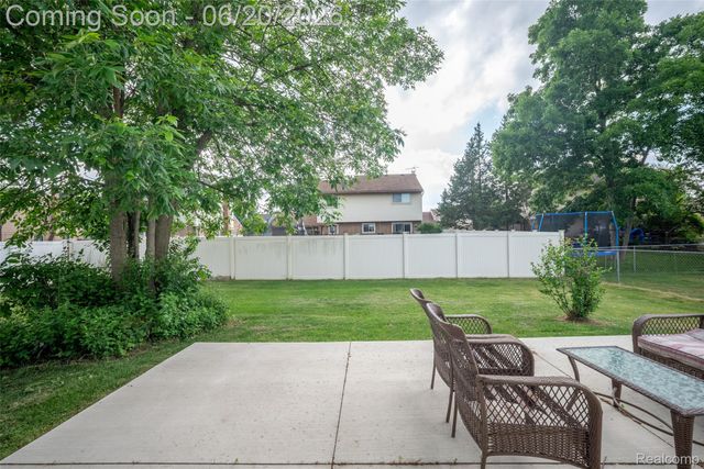 1129 Whittier Drive, Canton Charter Township, MI 48187
