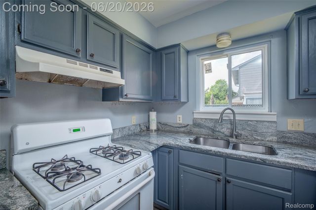 1129 Whittier Drive, Canton Charter Township, MI 48187