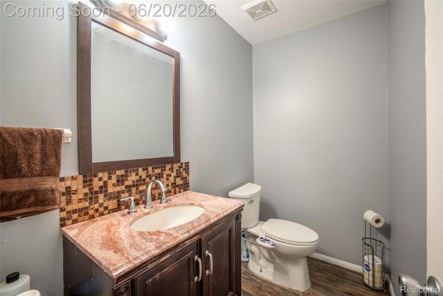 1129 Whittier Drive, Canton Charter Township, MI 48187