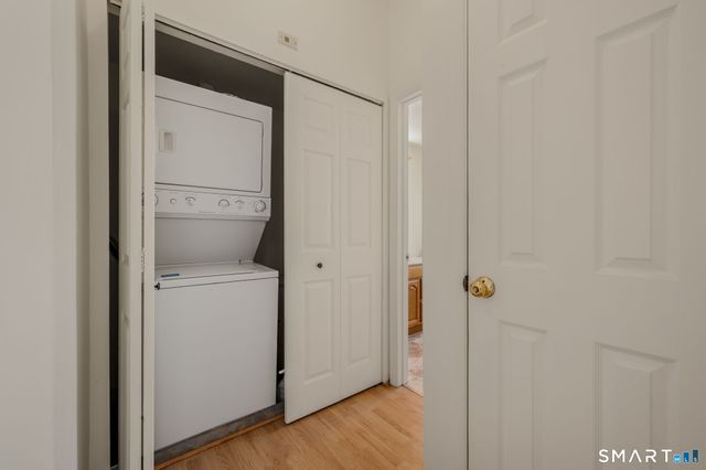 82 Sunset Street APT 73, Waterford, CT 06385