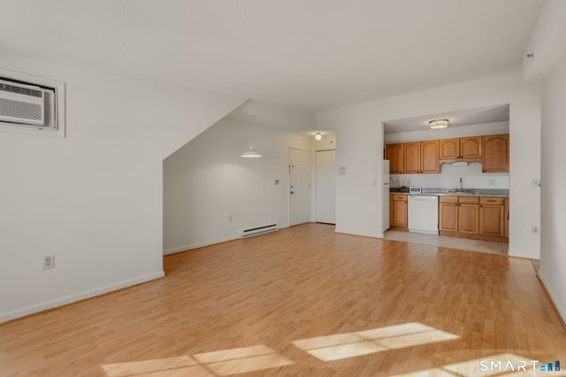 82 Sunset Street APT 73, Waterford, CT 06385