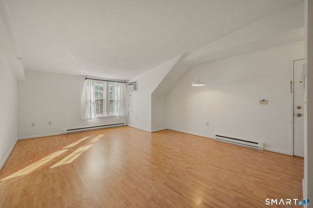 82 Sunset Street APT 73, Waterford, CT 06385