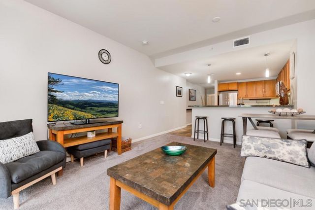 1150 J Street 424, San Diego, CA 92101