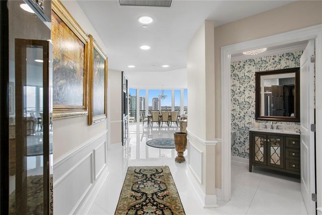 450 KNIGHTS RUN AVENUE 1901, Tampa, FL 33602