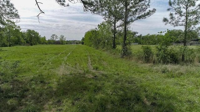 317 Fm 517 W, Dickinson, TX 77539