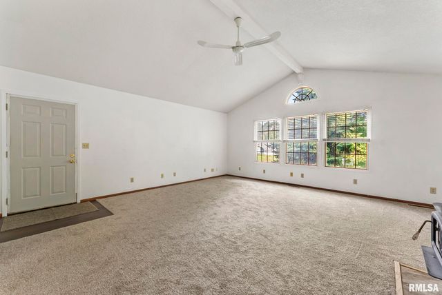 2704 E HIGH Street, Davenport, IA 52803