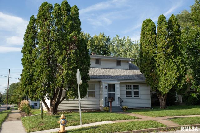 2704 E HIGH Street, Davenport, IA 52803