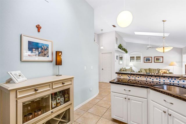 440 PALMETTO COURT 5, Venice, FL 34285