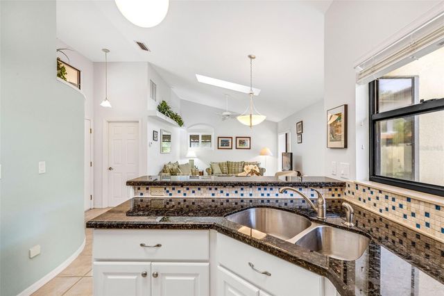 440 PALMETTO COURT 5, Venice, FL 34285