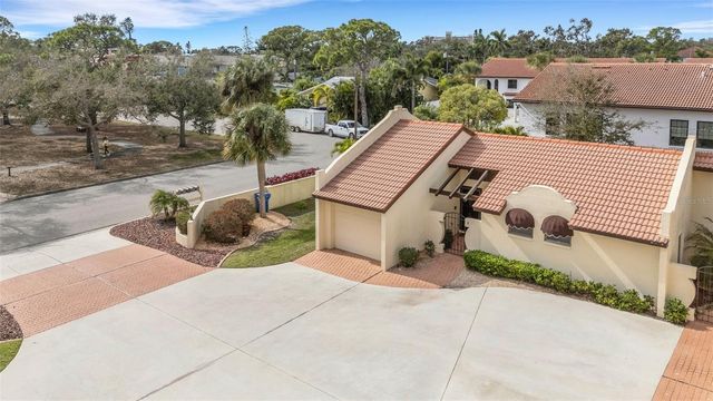 440 PALMETTO COURT 5, Venice, FL 34285