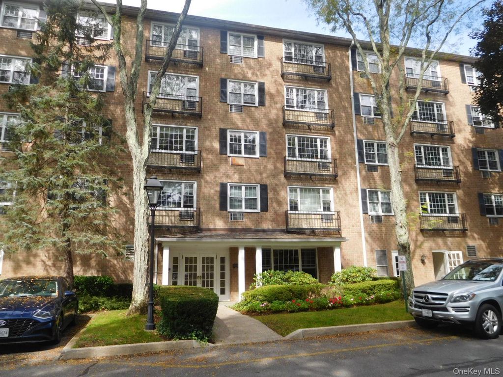 3 Consulate Drive 4-L, Tuckahoe, NY 10707