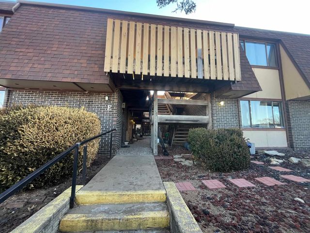 1500 E 10th Ave Apt E1, Winfield, KS 67156