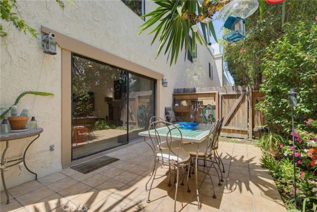 1850 Midvale Avenue 13, Los Angeles, CA 90025