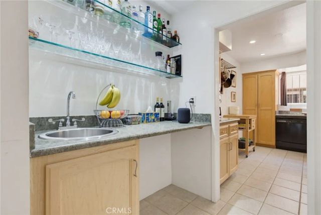 1850 Midvale Avenue 13, Los Angeles, CA 90025