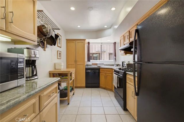 1850 Midvale Avenue 13, Los Angeles, CA 90025