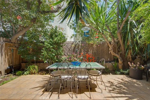 1850 Midvale Avenue 13, Los Angeles, CA 90025