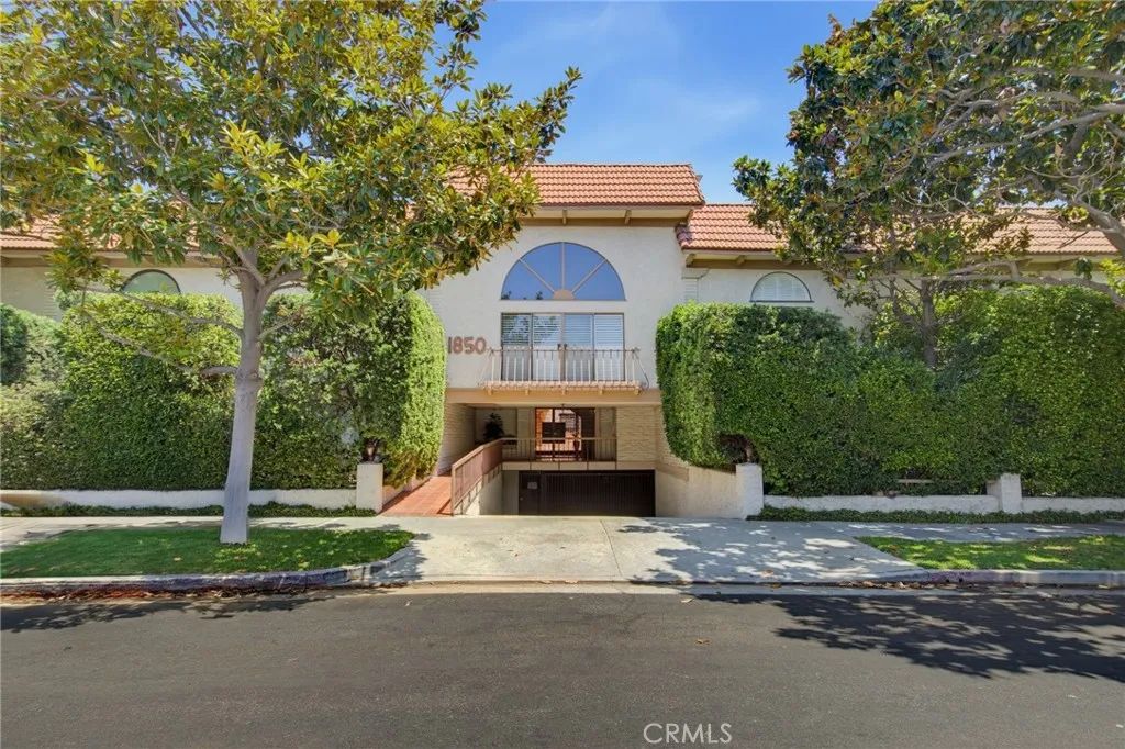 1850 Midvale Avenue 13, Los Angeles, CA 90025