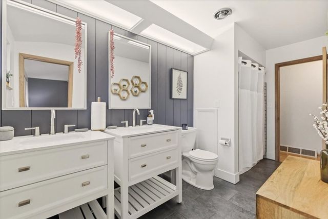 6550 N Winston Ct, Columbus, OH 43235