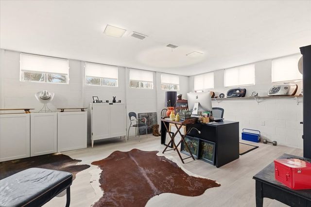 6550 N Winston Ct, Columbus, OH 43235