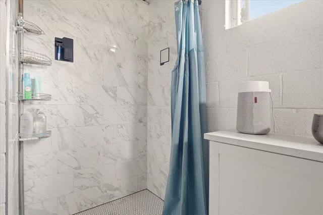 6550 N Winston Ct, Columbus, OH 43235