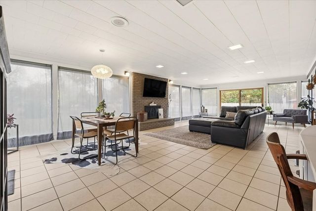 6550 N Winston Ct, Columbus, OH 43235