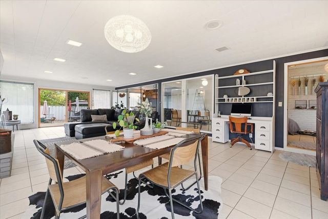 6550 N Winston Ct, Columbus, OH 43235