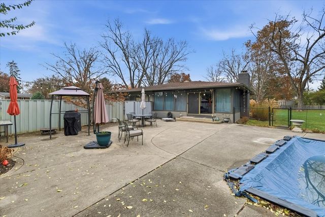 6550 N Winston Ct, Columbus, OH 43235