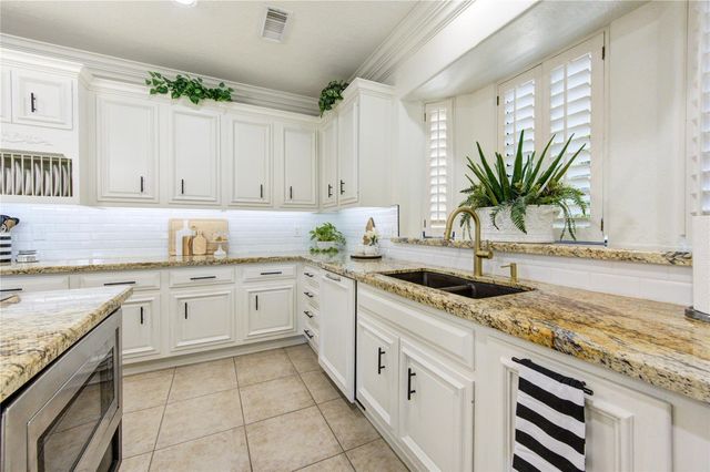 5707 Amber Queen Court, Houston, TX 77041