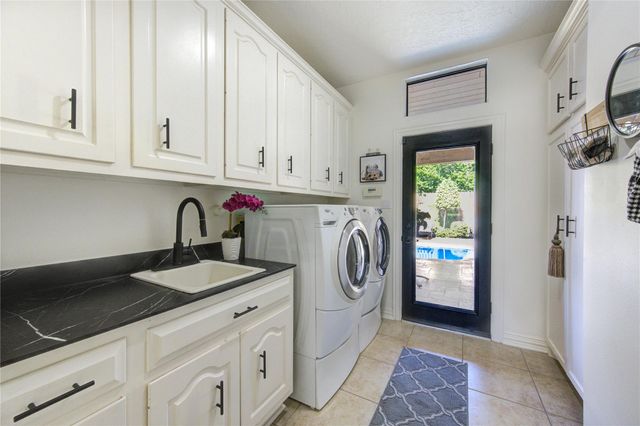 5707 Amber Queen Court, Houston, TX 77041