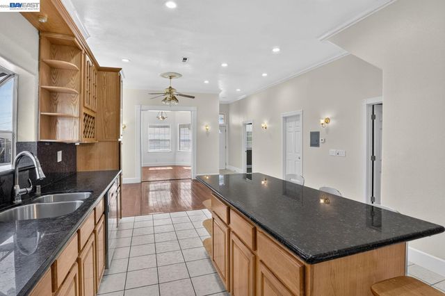 2244 E 20Th St, Oakland, CA 94606