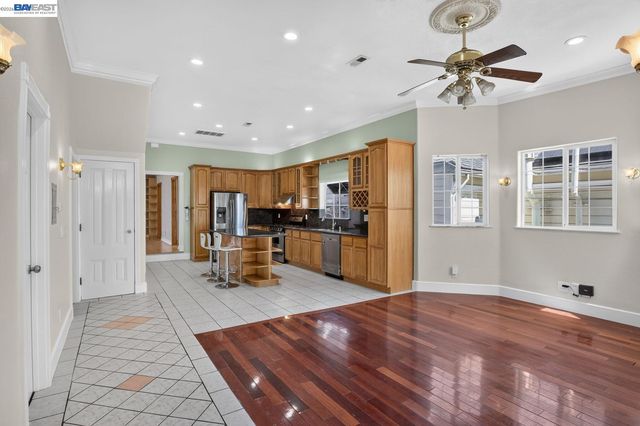 2244 E 20Th St, Oakland, CA 94606