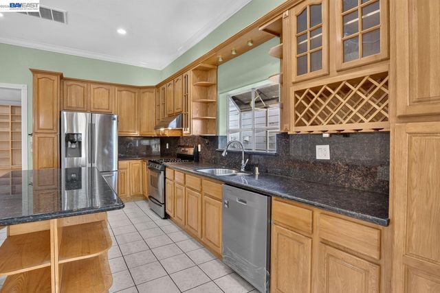 2244 E 20Th St, Oakland, CA 94606
