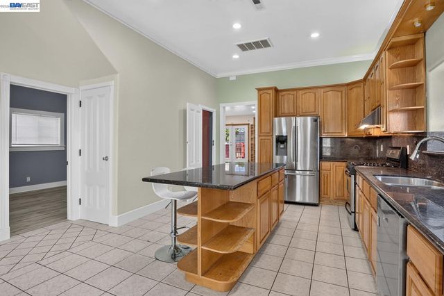 2244 E 20Th St, Oakland, CA 94606