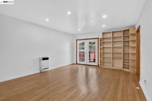 2244 E 20Th St, Oakland, CA 94606