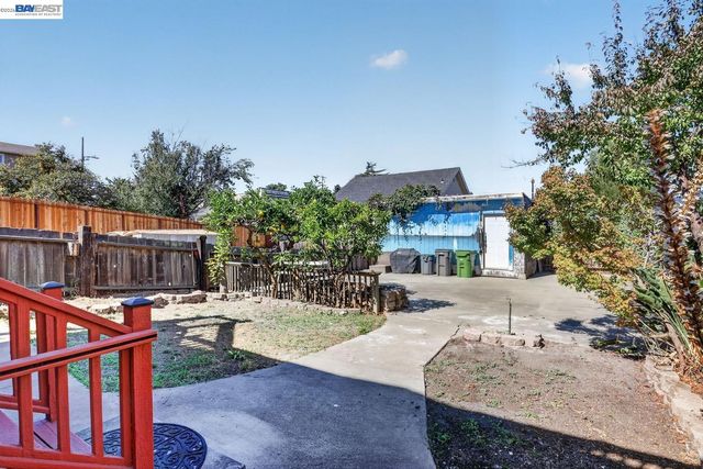 2244 E 20Th St, Oakland, CA 94606