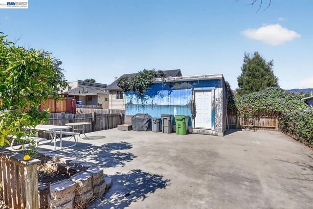 2244 E 20Th St, Oakland, CA 94606