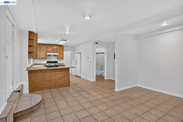 2244 E 20Th St, Oakland, CA 94606