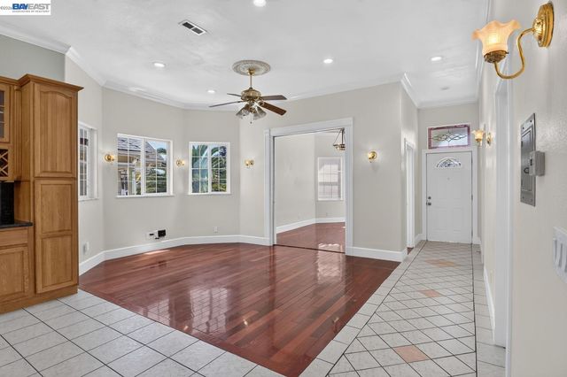 2244 E 20Th St, Oakland, CA 94606