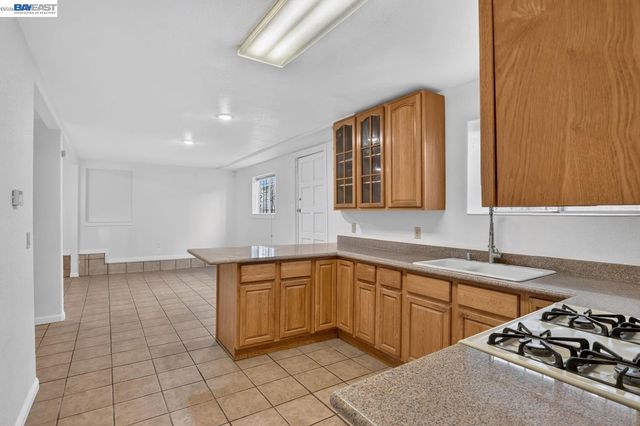 2244 E 20Th St, Oakland, CA 94606
