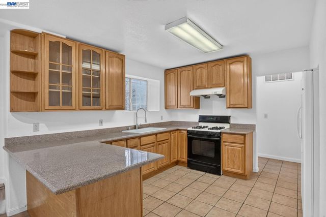 2244 E 20Th St, Oakland, CA 94606
