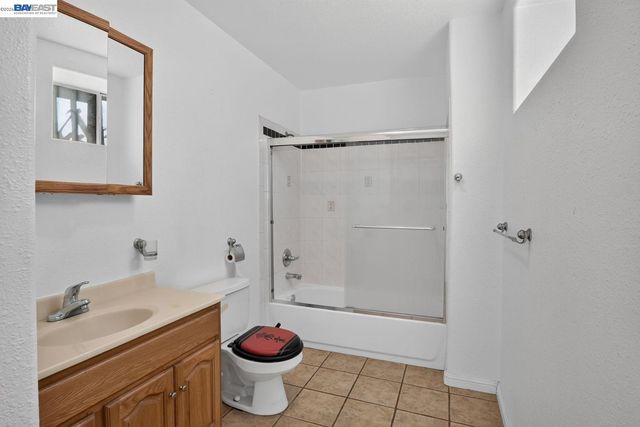 2244 E 20Th St, Oakland, CA 94606