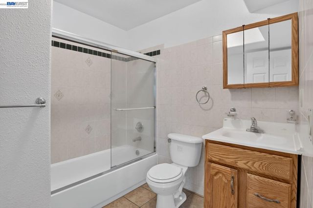 2244 E 20Th St, Oakland, CA 94606