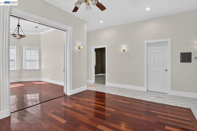 2244 E 20Th St, Oakland, CA 94606
