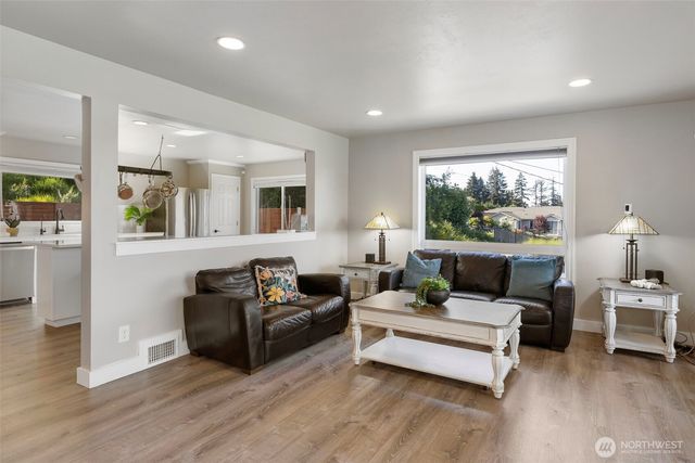 5818 Reid Drive NW, Gig Harbor, WA 98335