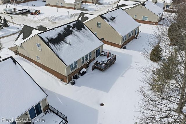 1082 Paddock Drive, South Lyon, MI 48178