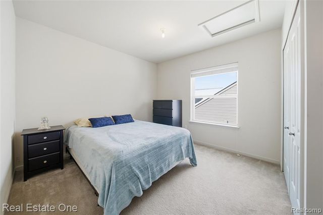 1082 Paddock Drive, South Lyon, MI 48178